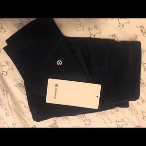 Lululemon Pace Rival 22” mid rise Navy blue size 6